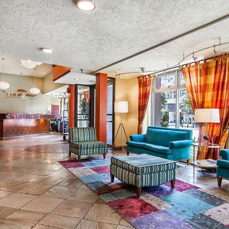Howard Johnson By Wyndham Vancouver Downtown Экстерьер фото
