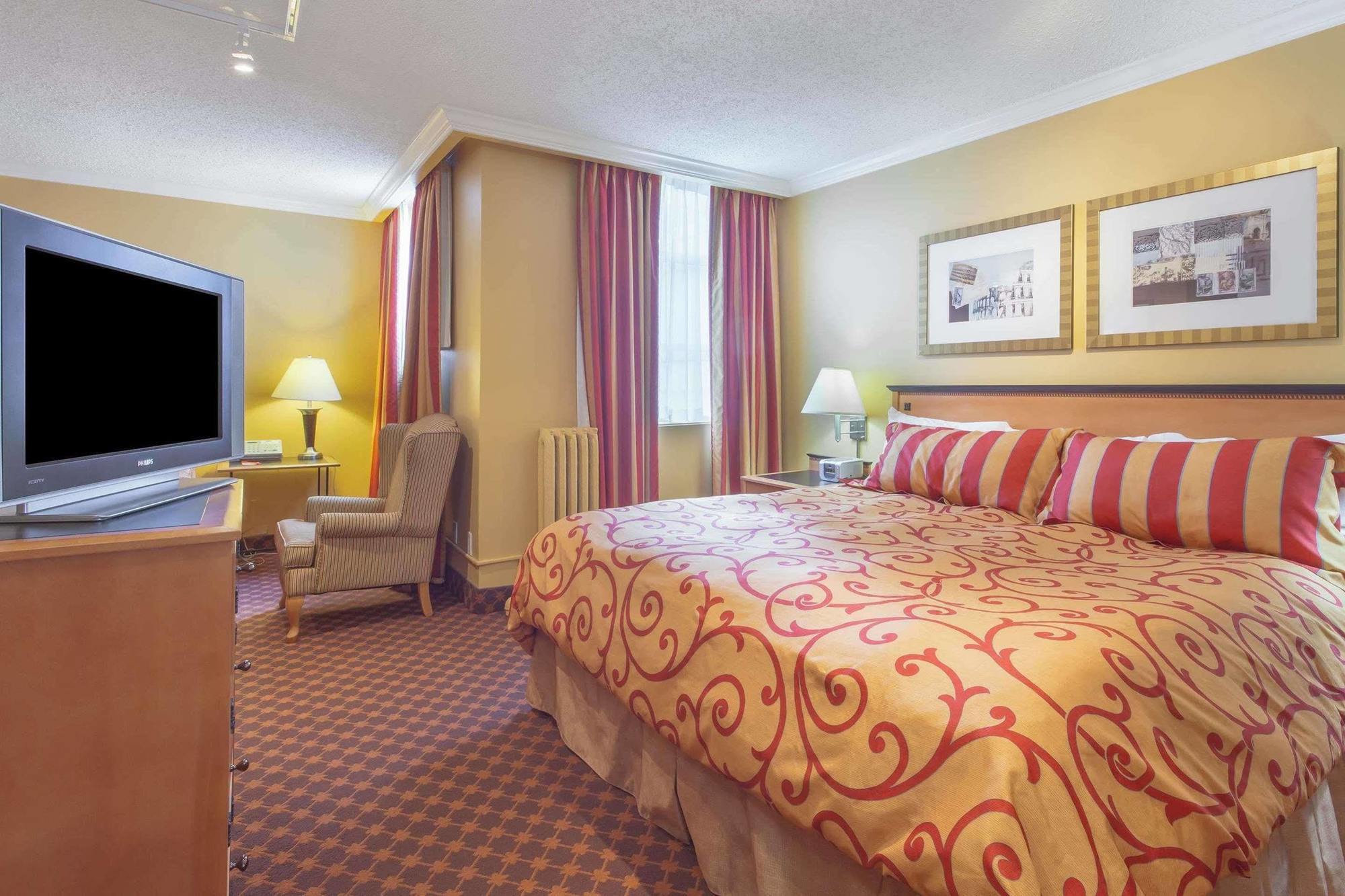 Howard Johnson By Wyndham Vancouver Downtown Экстерьер фото