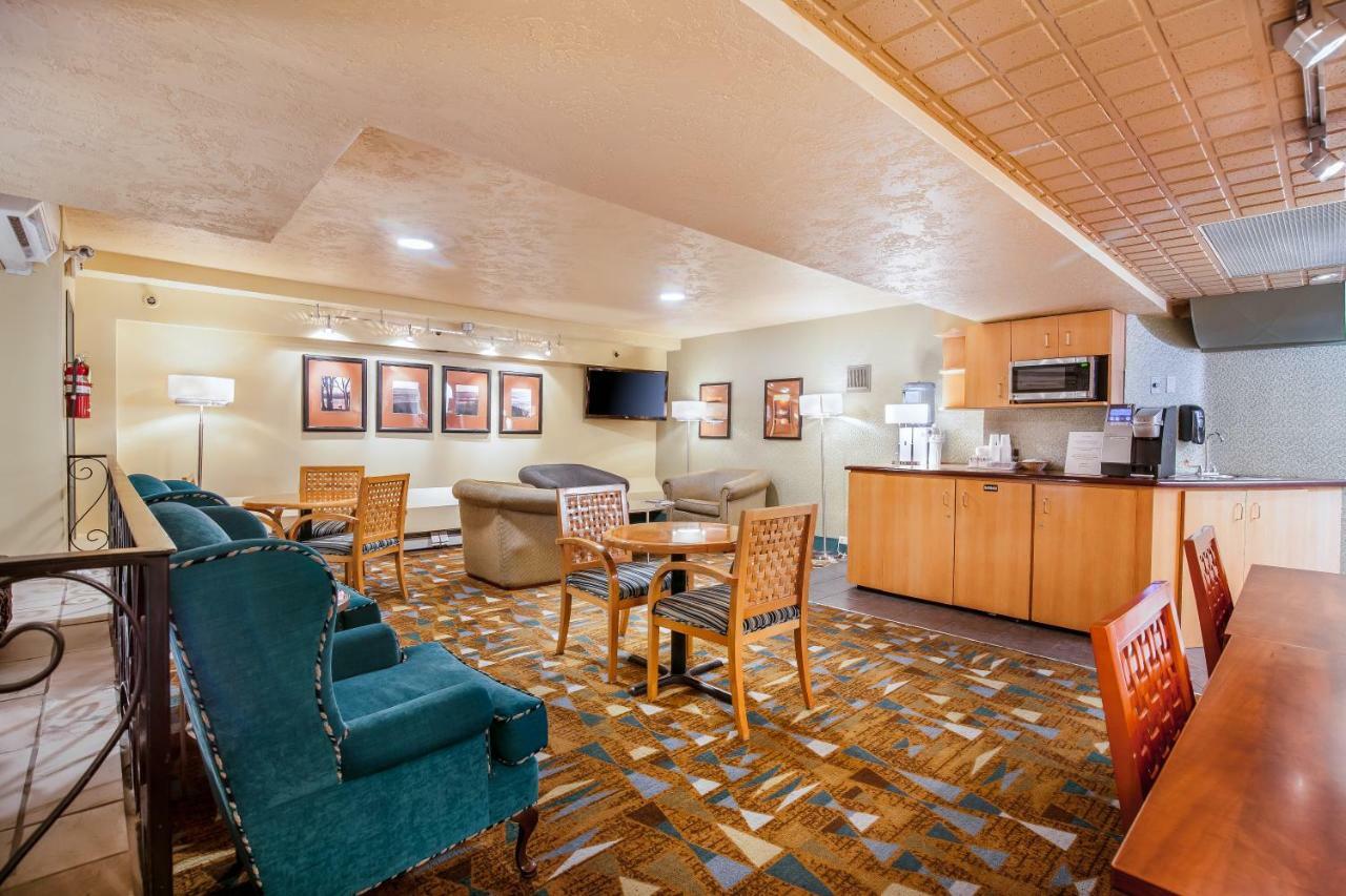 Howard Johnson By Wyndham Vancouver Downtown Экстерьер фото