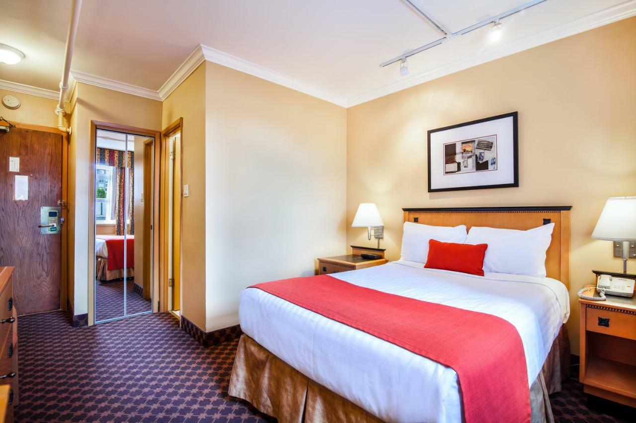 Howard Johnson By Wyndham Vancouver Downtown Экстерьер фото