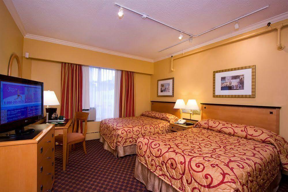 Howard Johnson By Wyndham Vancouver Downtown Экстерьер фото